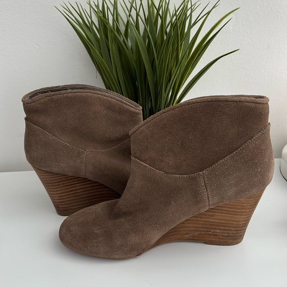 Aldo boots - Picture 1 of 3